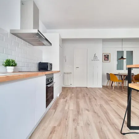 Egia Donostia Апартаменти *
